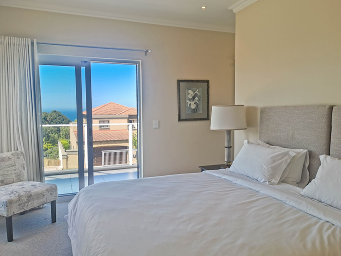 Bedroom 3, Vitamin Sea, Eden