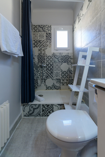 Bathroom 4, La Maison d'été, Bouches-du-Rhône