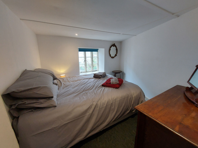 Bedroom 2, Riverside Cottage Brendon, Devon