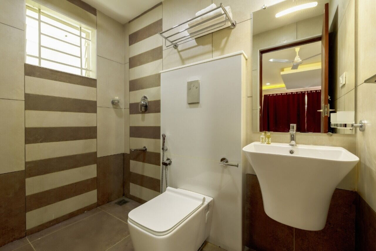 Bathroom 4, Hotel Burooj, Ernakulam