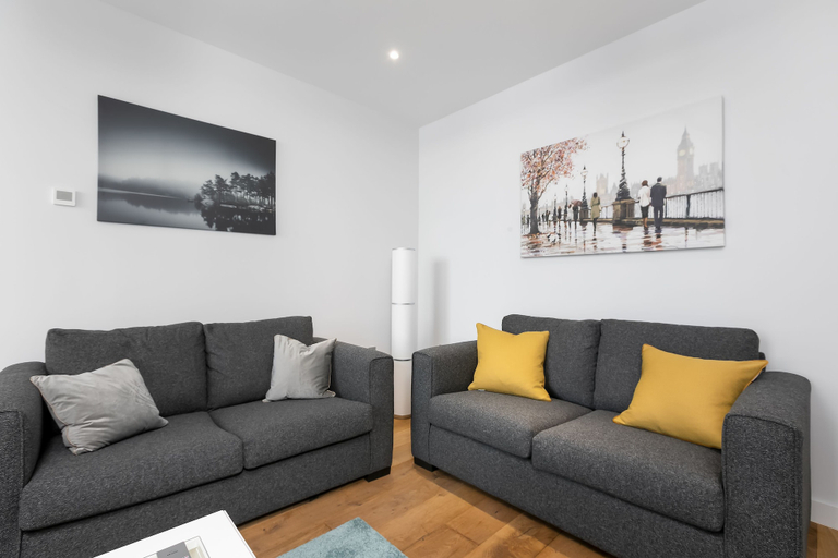 Others 5, Modern Townhouse Near 02 Arena & Excel, London
