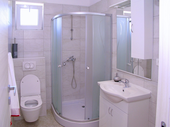 Bathroom, A1 - Modern apt With Balcony, sea View & Parking, Sućuraj