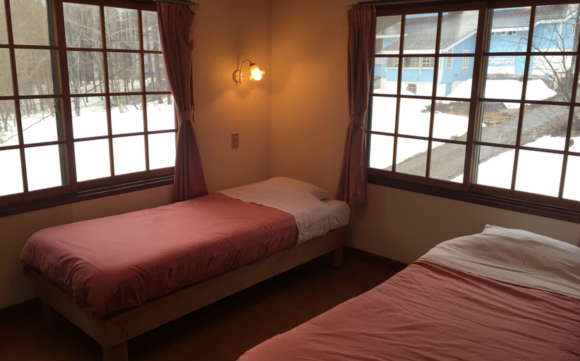 Bedroom 4, share&guesthouse HAKUBA SHARE - Hostel, Hakuba