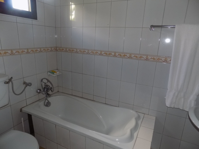 Bathroom 3, Peniel Beach Hotel, Entebbe
