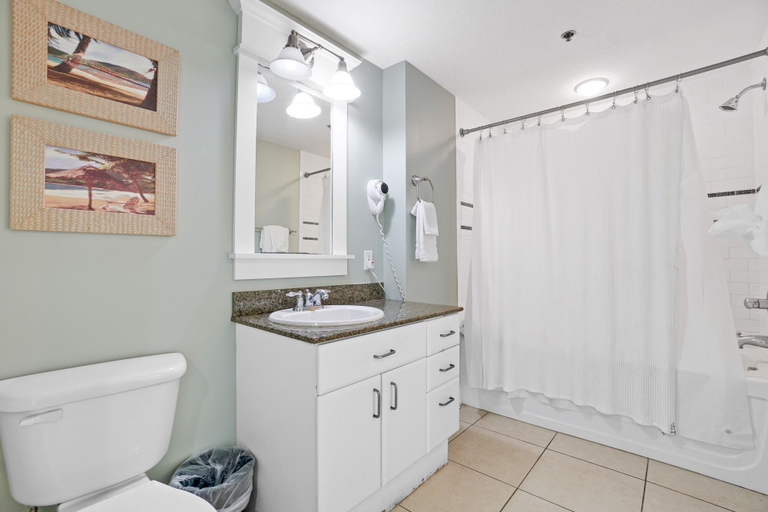 Bathroom 4, Grand Panama Beach Resort - PET Friendly by Panhandle Getaways, Bay