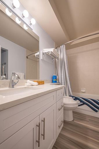 Bathroom 3, One Bedroom Suite with BBQ & huge Patio, Division No. 15