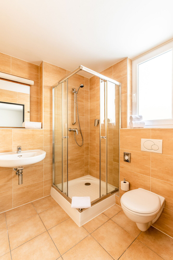 Bathroom 4, Club Hotel am Kreischberg, Murau