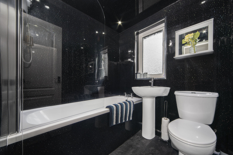 Bathroom, Rothesay House by Klass Living, North Lanarkshire
