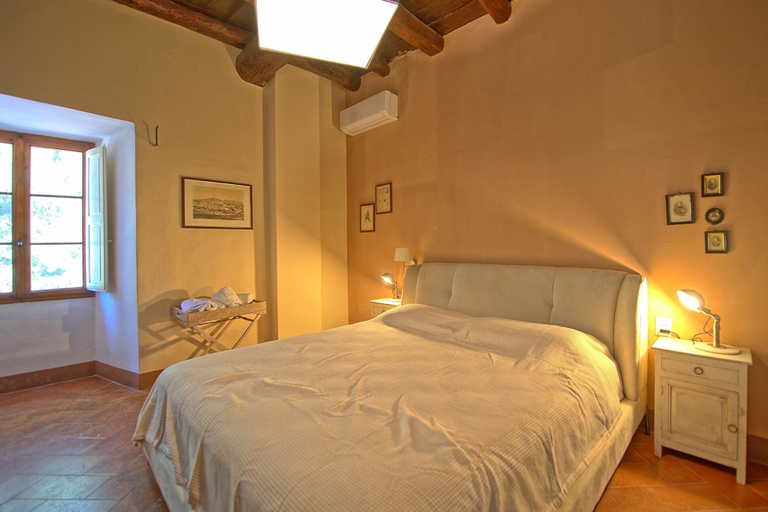 Bedroom 2, Inviting 6-bed House in Brindisi, Brindisi