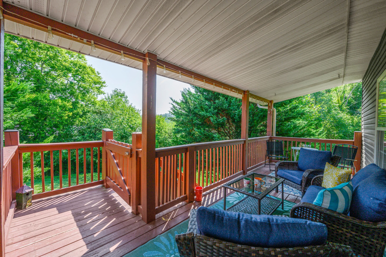 Others 5, Bradley Bungalow Sleeps 11 Sevierville, Sevier