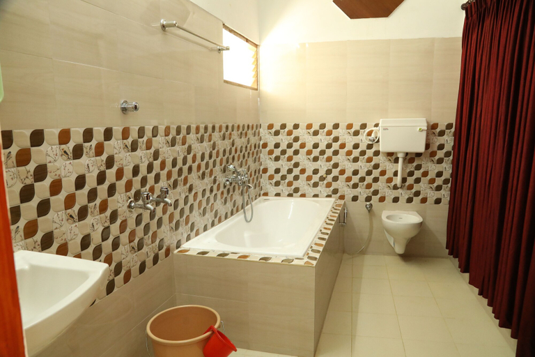 Bathroom 2, Ganesh Beach Resort, Viluppuram