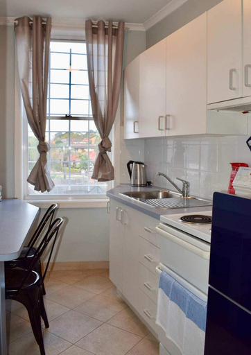 Others 4, Comfortable 3 Bedroom Apartment In Trendy Haberfield, Sydney