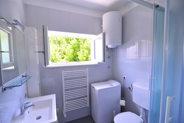 Bathroom 3, Apartments Grbin - Adults Only, Lumbarda