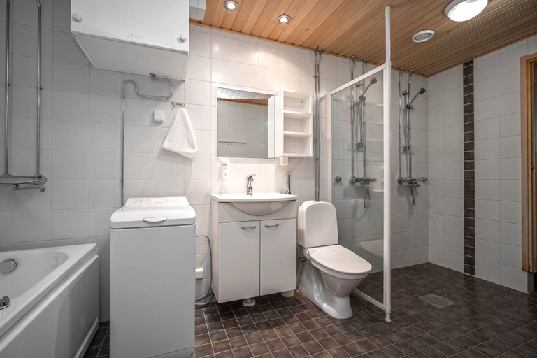 Bathroom 3, Ski-Inn MastonAitio, Northern Ostrobothnia