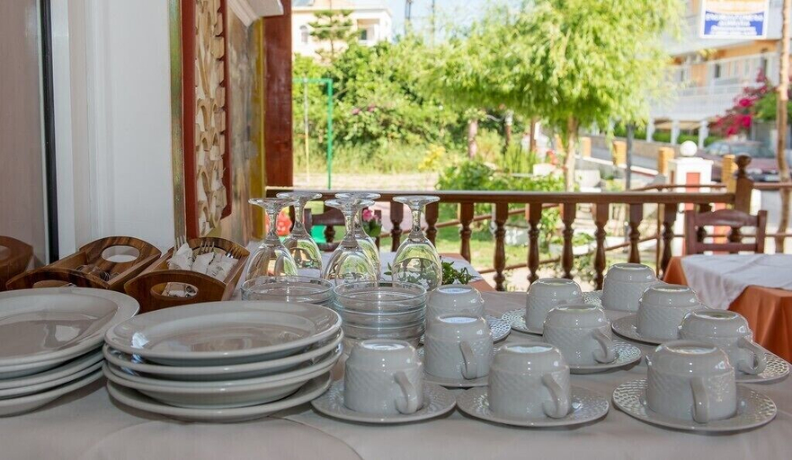 Food & Drinks 5, Aladdin Studio, Ionian Islands