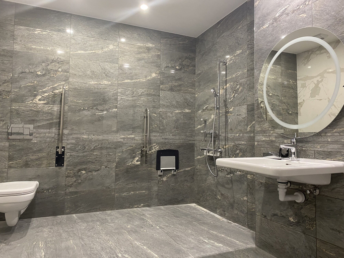 Bathroom 5, Tisia Hotel & Spa, Tiszaújváros
