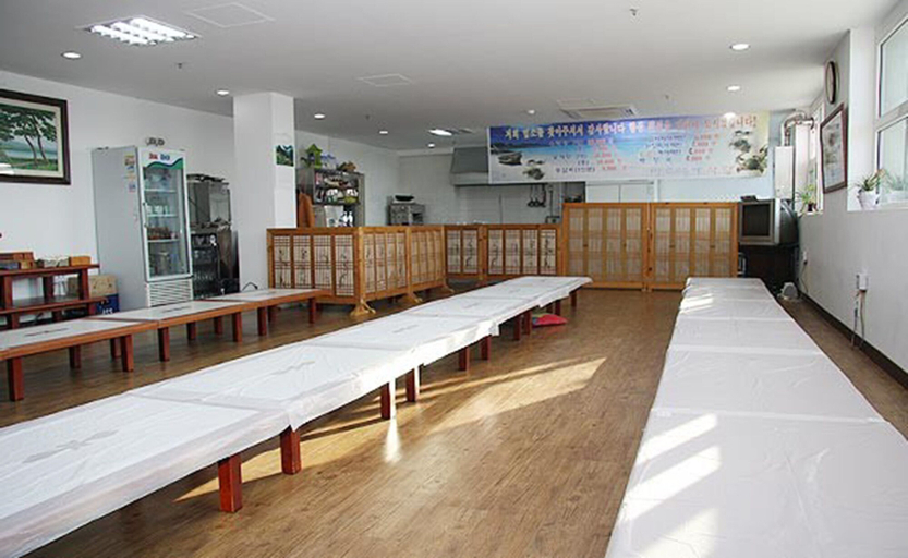 Food & Drinks, Marronnier Pension, Taean