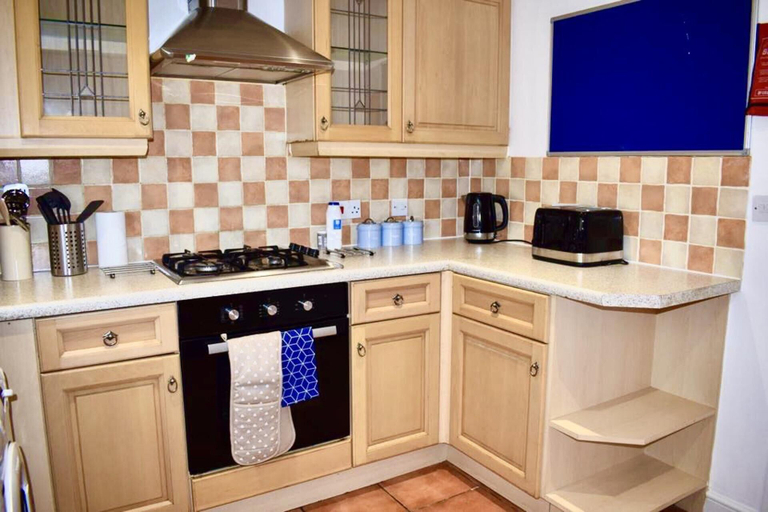Others 2, Immaculate 3-bedroom House in Milton Keynes, Milton Keynes