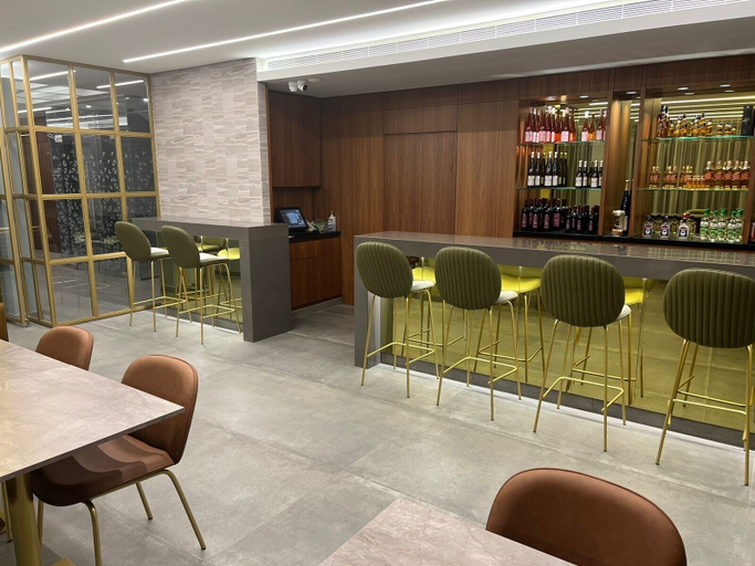 Food & Drinks 4, Via Verde hotel, El Metn