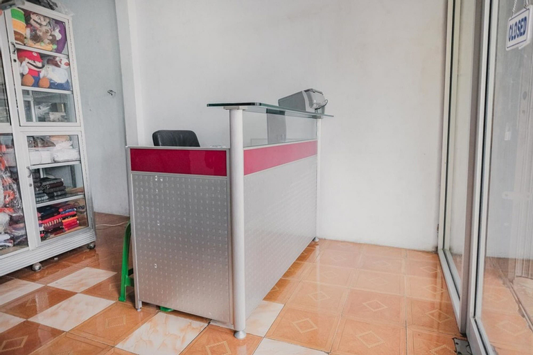 Public Area 3, RedDoorz Syariah near Stadion Maulana Yusuf, Serang