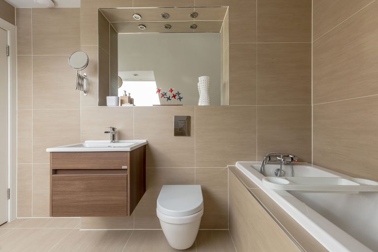 Bathroom 4, Crescent House, Edinburgh