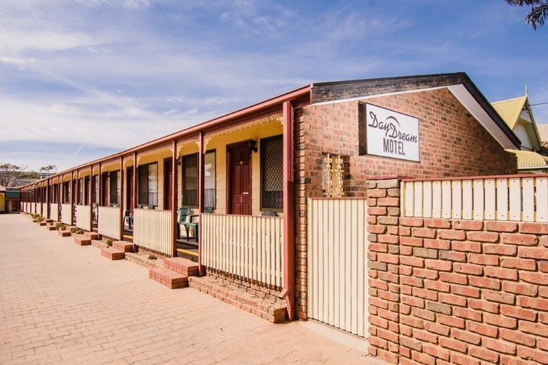 Exterior & Views 2, Daydream Motel and Apartments, Broken Hill