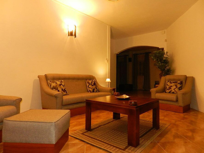 Others 5, Bernard l'Hermite Villa