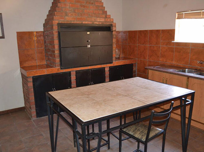 Others 5, Esme's Guest House, Siyanda