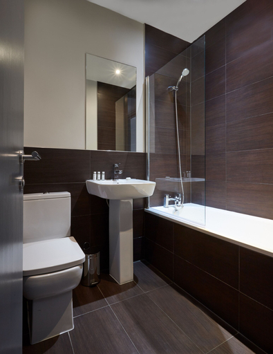 Bathroom 3, Holborn by Viridian Apartments, London