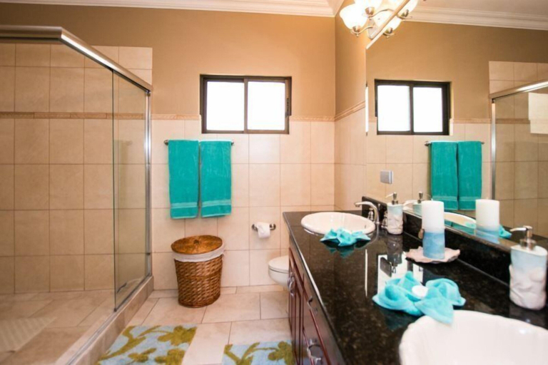 Bathroom 4, Casa Q, Carrillo