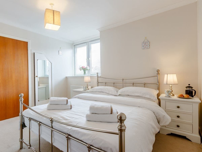 Bedroom 2, City Apartment With Rural Charm, Aberdeen