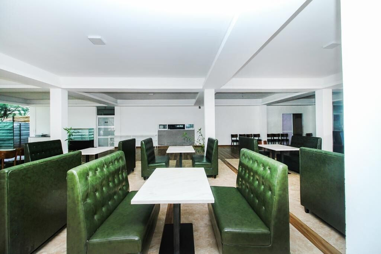 Food & Drinks 4, The Kings Bay Hotel, Negombo