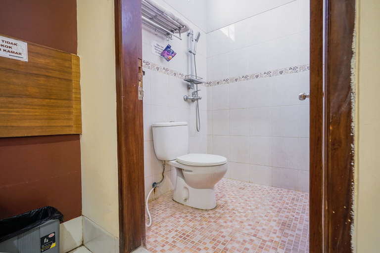 Bathroom 3, OYO 2675 Hotel Sebelas Syariah, Bandung