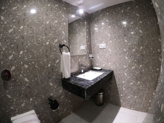Bathroom 5, The Panash Hotel & Banquets, Kolkata