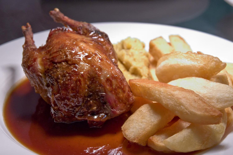 Food & Drinks 5, Wynnstay Hotel, Powys