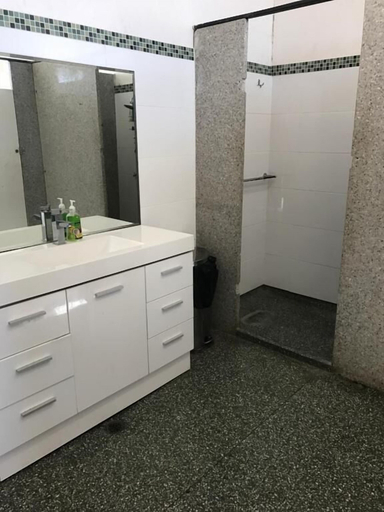 Bathroom 3, Prince of Wales Hotel, Whitsunday