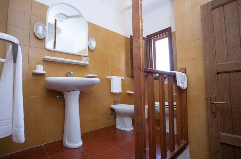 Bathroom, Residence Torre delle stelle, Cagliari