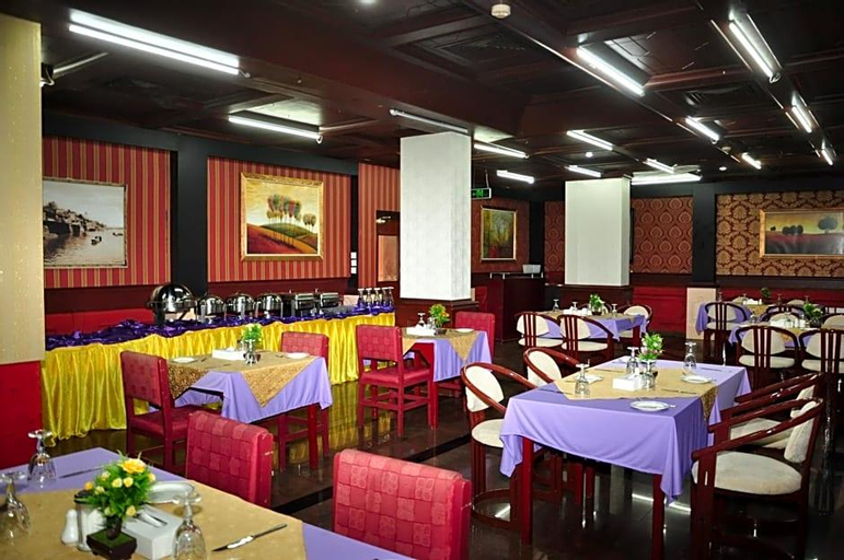Food & Drinks 5, Bahrain Carlton Hotel, Manama