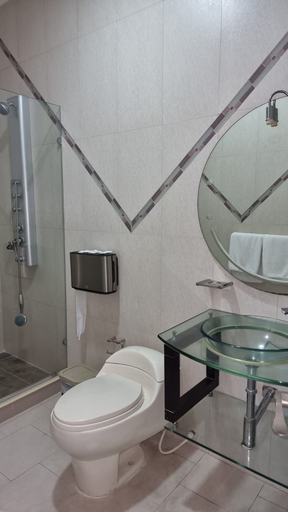 Bathroom 3, Hotel Royal Durán, Durán