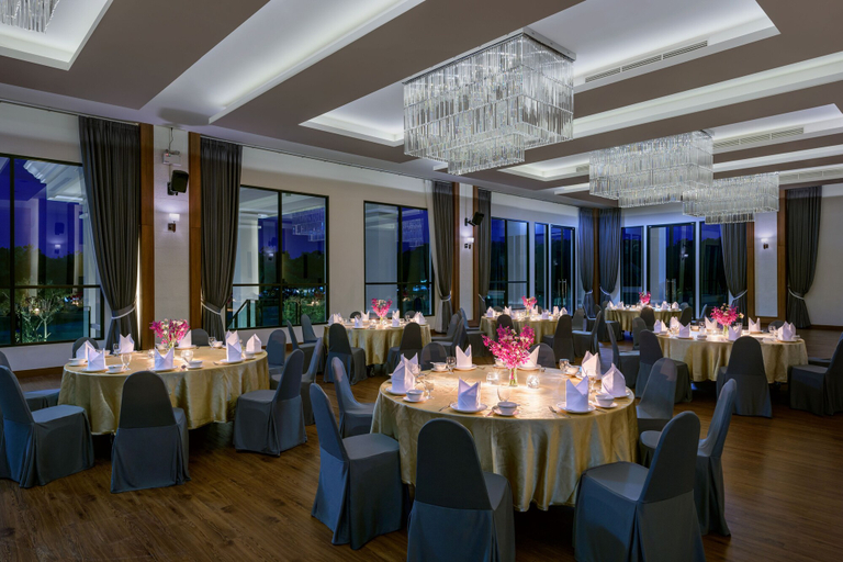 Food & Drinks 5, Chainarai Riverside, Muang Chiang Rai
