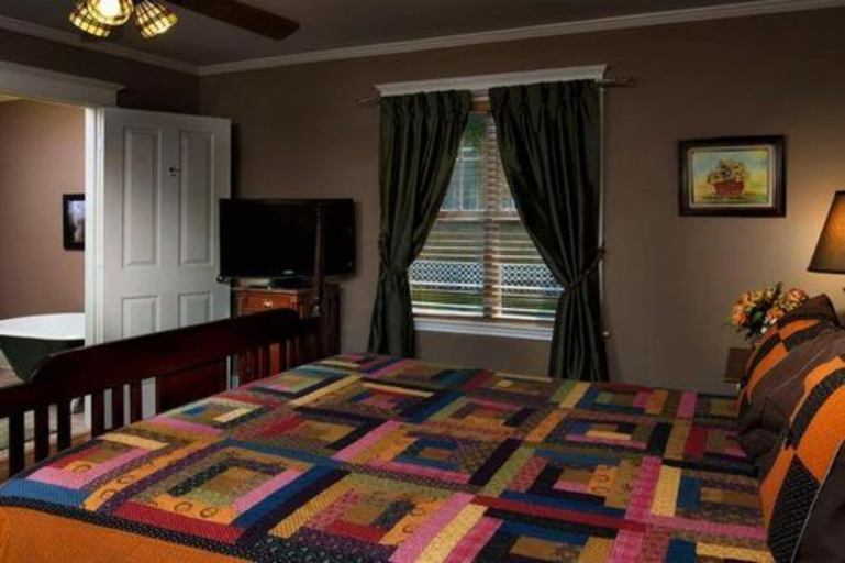 Bedroom 4, The Carriage House B&B, Marion