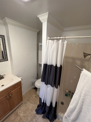Bathroom, 2330/c, San Diego