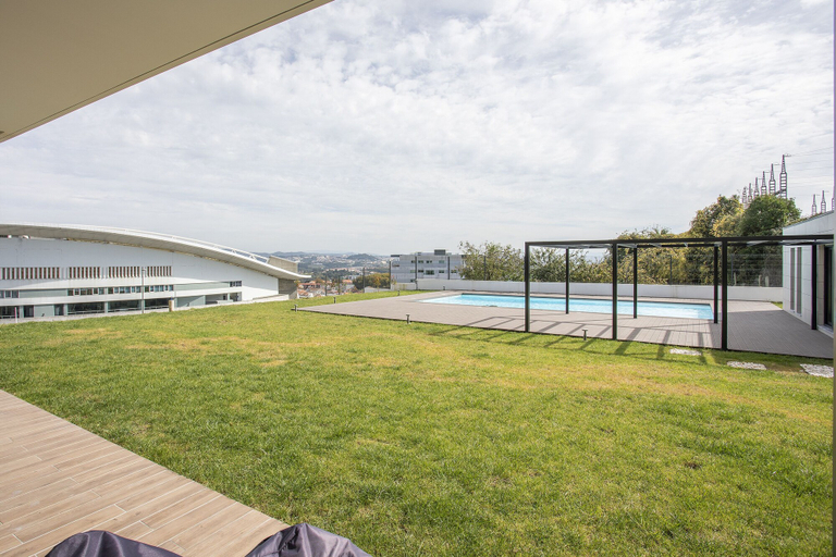 Others 5, Liiiving in Porto - Dragão Pool View, Porto