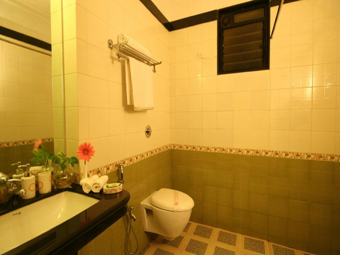 Bathroom 3, Lambana Resort, North Goa
