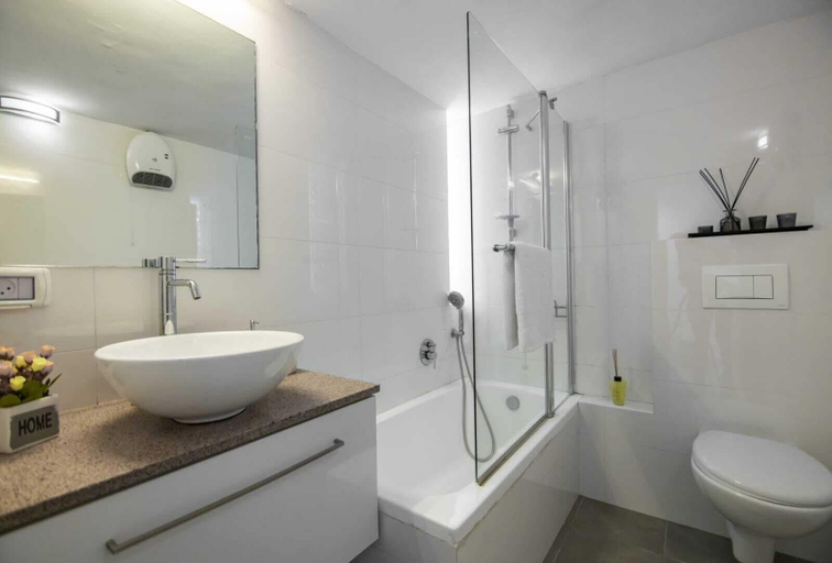 Bathroom, Art Apartment Near Mamila best Location 1