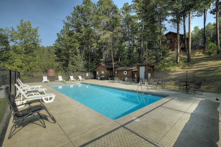 Sport & Beauty 5, Powder House Lodge, Pennington