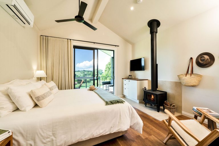Bedroom 2, Beechmont Estate, Tamborine Mountain
