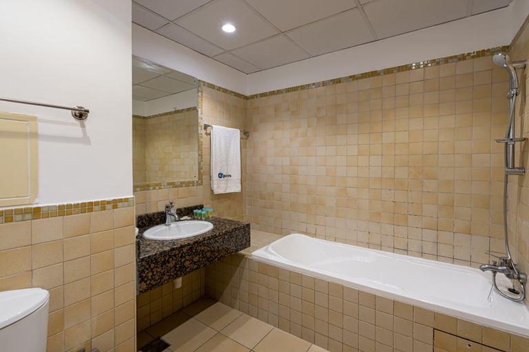 Bathroom 4, HiGuests - Sadaf 7, Dubai
