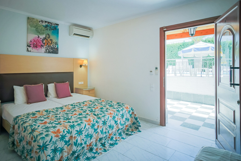 Bedroom 4, Roseclub Apartments, Ionian Islands