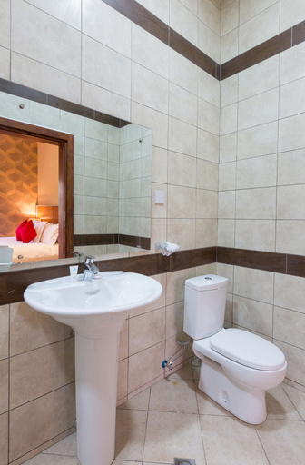 Bathroom, Eagle's, Accra